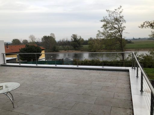 Blick Richtung Osten zur Elbe Elbterrasse